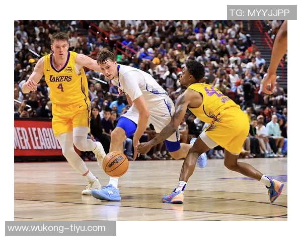 弗拉格谈季前赛投篮表现不佳期待球队信心重拾再创佳绩 弗拉格谈季前赛投篮表现不佳期待球队信心重拾再创佳绩