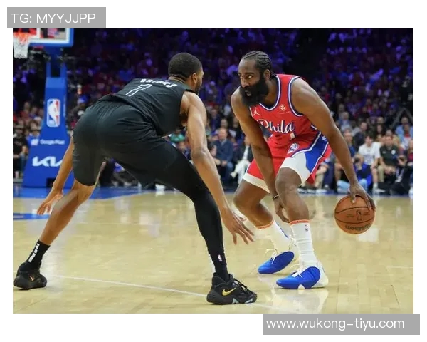 哈登经典跳投瞬间马绍尔背手防守不敢轻举妄动