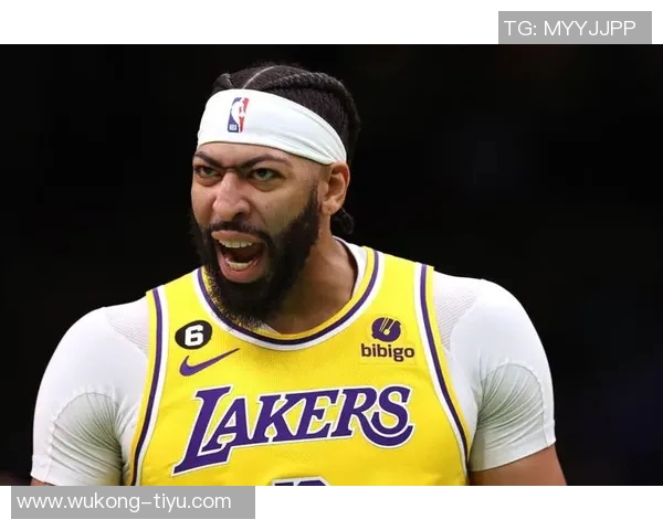 克莱半场表现稳健11投4中三分球命中3个贡献11分2篮板1封盖