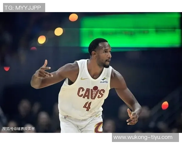 内外结合!米切尔与小莫布里上半场各自贡献12分5篮板2助攻表现出色 内外结合!米切尔与小莫布里上半场各自贡献12分5篮板2助攻表现出色